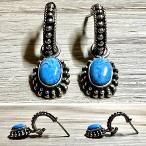 Vintage Designer Signed SE Pebbled Sterling Silver Blue Turqoiuse Drop Earrings